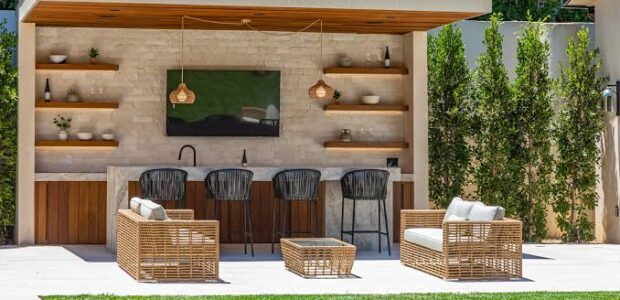 How to Plan the Right Size for an Outdoor Kitchen Island